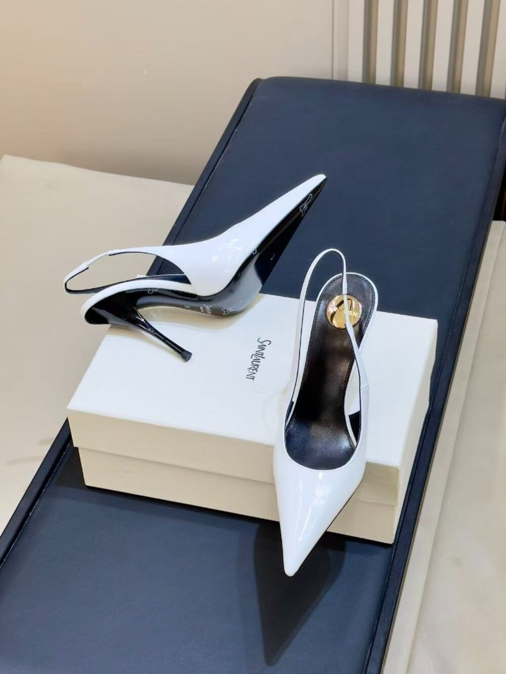 Classic Saint Laurent shoes: A Stylish and Versatile Choice for Elegance